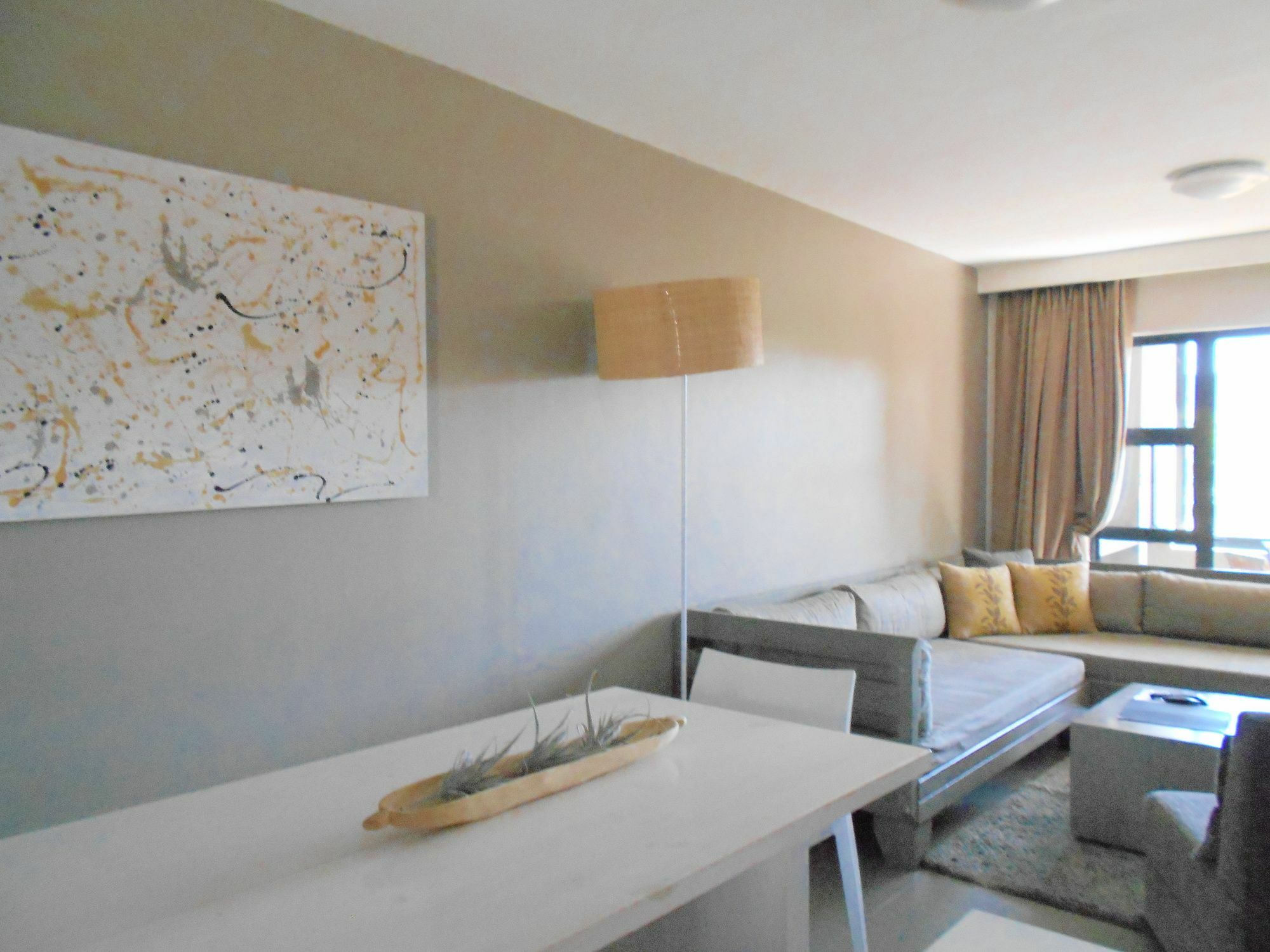 Burgundy Luxury Apartment *